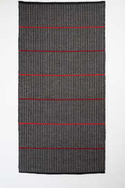 Ritami mit roten Streifen